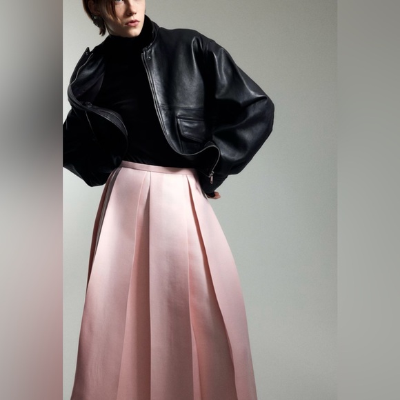 H&M Pink Box-Pleated Midi Skirt Size 8. NWT 1309636001